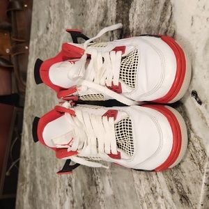 Firecracker Red Jordan 4s size 7